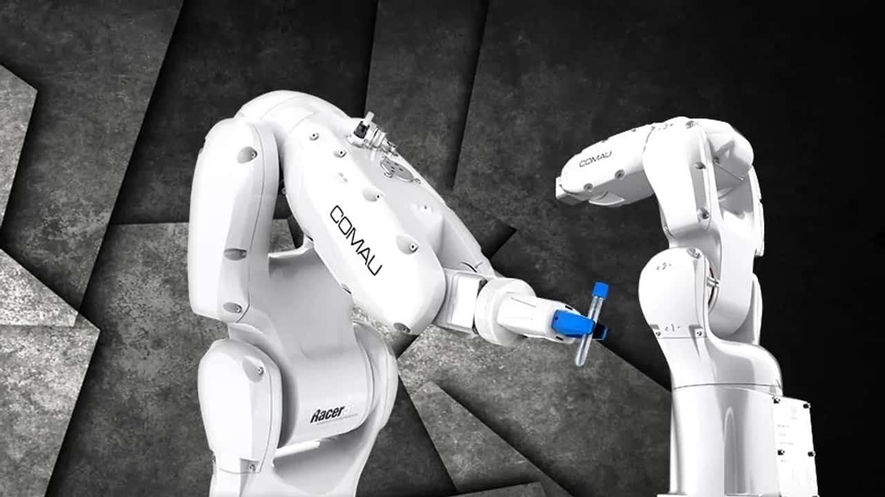 Il nuovo robot comau per la produzione di celle in camera bianca