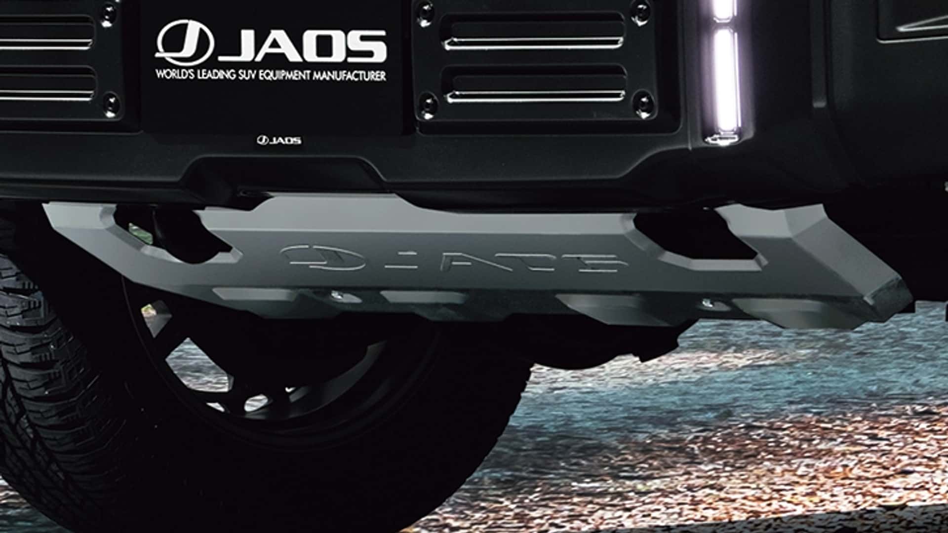 https://cdn.motor1.com/images/mgl/ojxLz7/s1/2024-toyota-land-cruiser-70-series-jdm-by-modellista.jpg