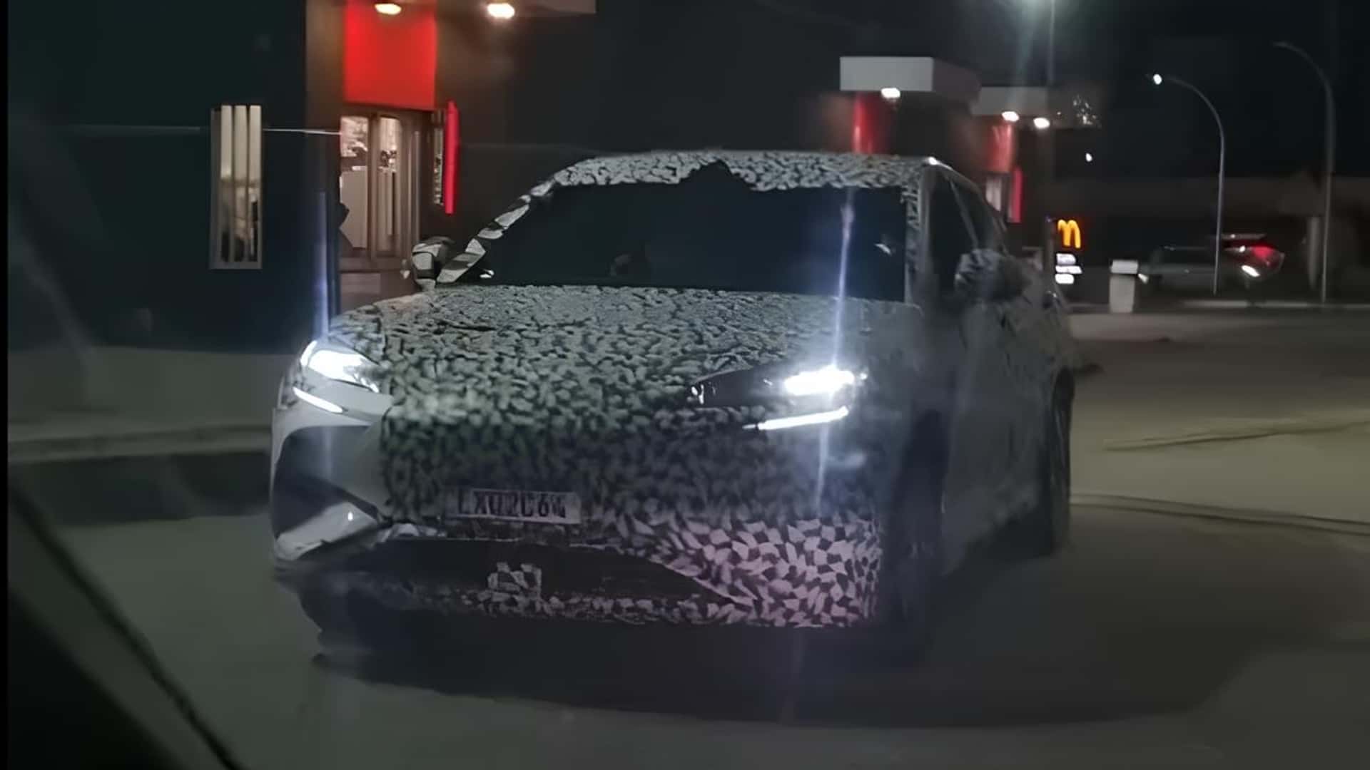 BYD Sea Lion 07 SUV cupê elétrico do Seal é flagrado em testes no Brasil