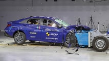 Hyundai i30 Sedan, crash test
