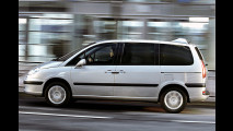 Peugeot 807: Aus 2 mach 1