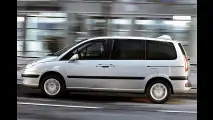 Peugeot 807: Aus 2 mach 1