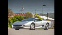 Jaguar XJ220, le foto storiche