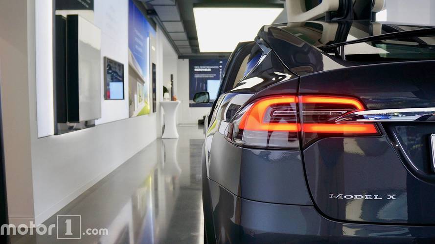 Showroom Tesla à Paris Madeleine