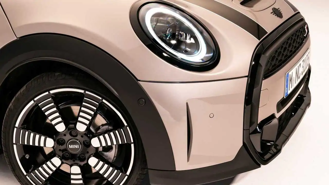 Mini Cooper 2022 Lebih Segar Dengan Headlight Baru Dan Atap Multi Tone
