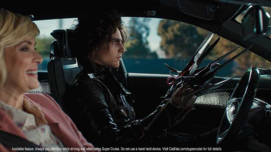 Cadillac, Super Bowl reklamında elektriklisi Lyriq'i konuk etti