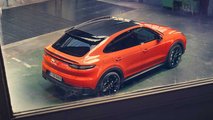Für das Cayenne Coupé gibt es zwei verschiedene Dächer