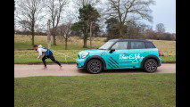 MINI Countryman al traino di Ross Edgley