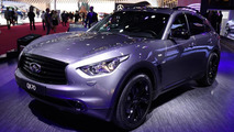 Infiniti QX70 S Design live in Paris