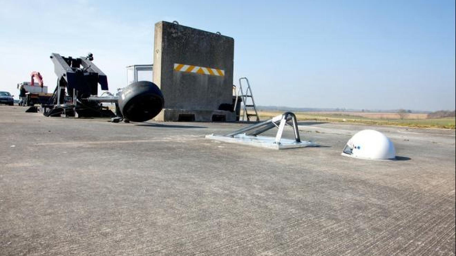 FIA tests forward rollhoop for F1 cars [video]