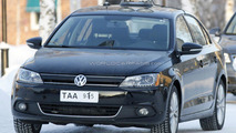 2013 Volkswagen Jetta Hybrid first look on the road 04.02.2012