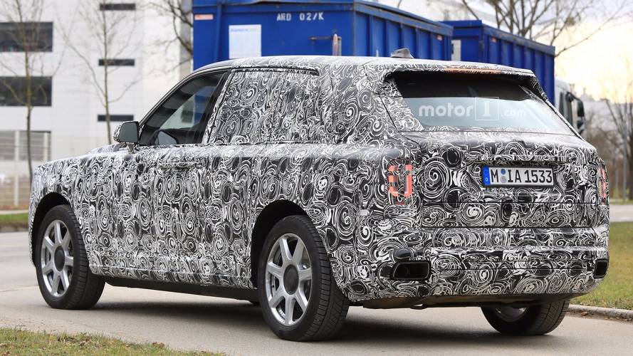 Rolls-Royce Cullinan spy photo