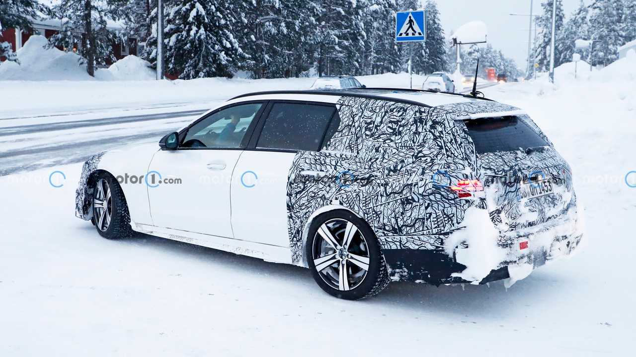Mercedes C-Klasse T-Modell (2021) auf neuen Erlkönigfotos