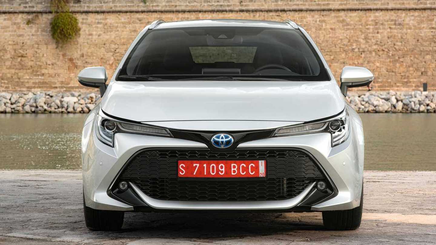 toyota-corolla-touring-sports-1-8-platinum.jpg