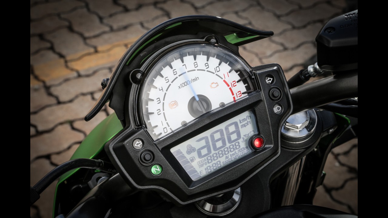Avaliação: Honda CB 500F e Kawasaki ER-6n travam combate das médio-ligeiras