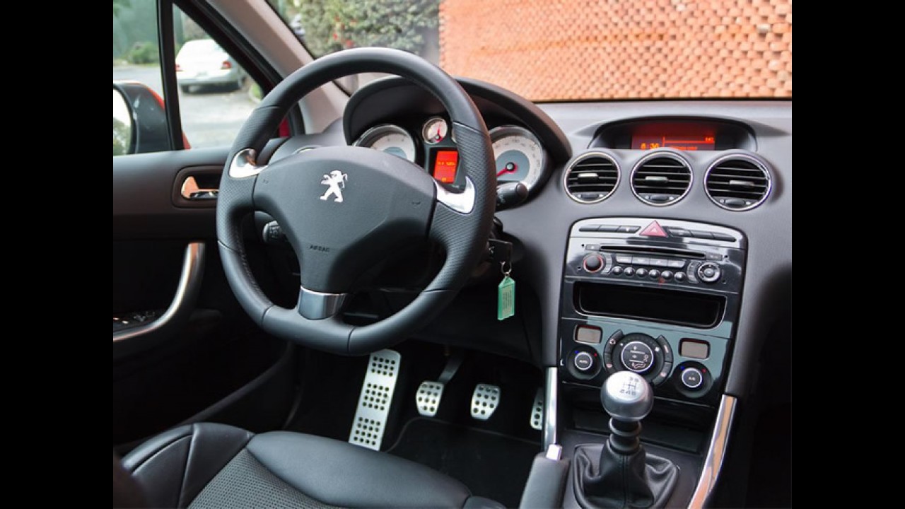 Peugeot lança 308 RC Turbo de 200 cv no México pelo equivalente a R$ 43.556