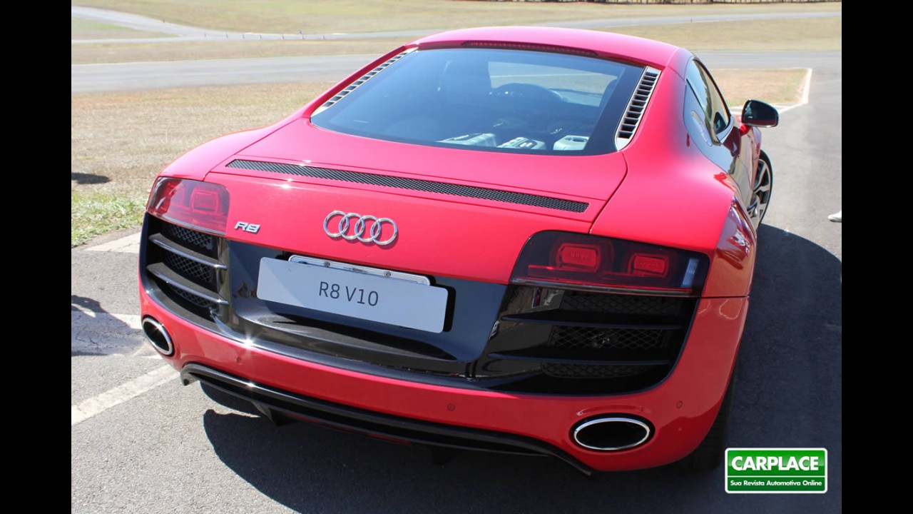 Audi R8 5.2 FSI V10 quattro: Andamos a mais de 200 km/h com o superesportivo