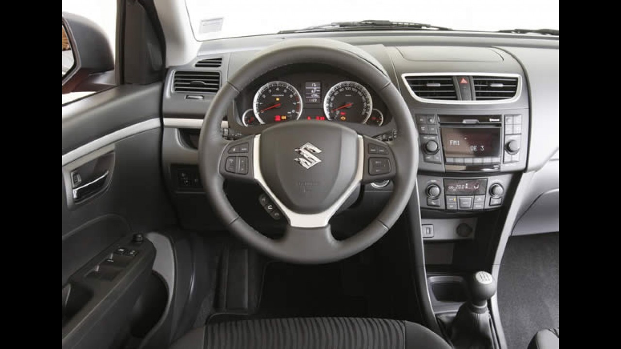 Suzuki Swift 2012: Leitora flagra modelo sem disfarces em São José dos Campos