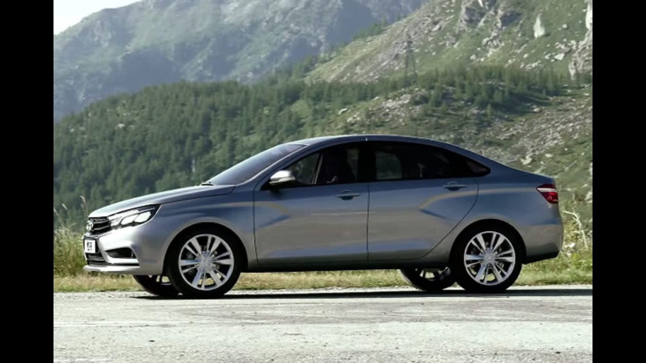 Vídeo: os interessantes Lada Vesta e X-Ray em movimento