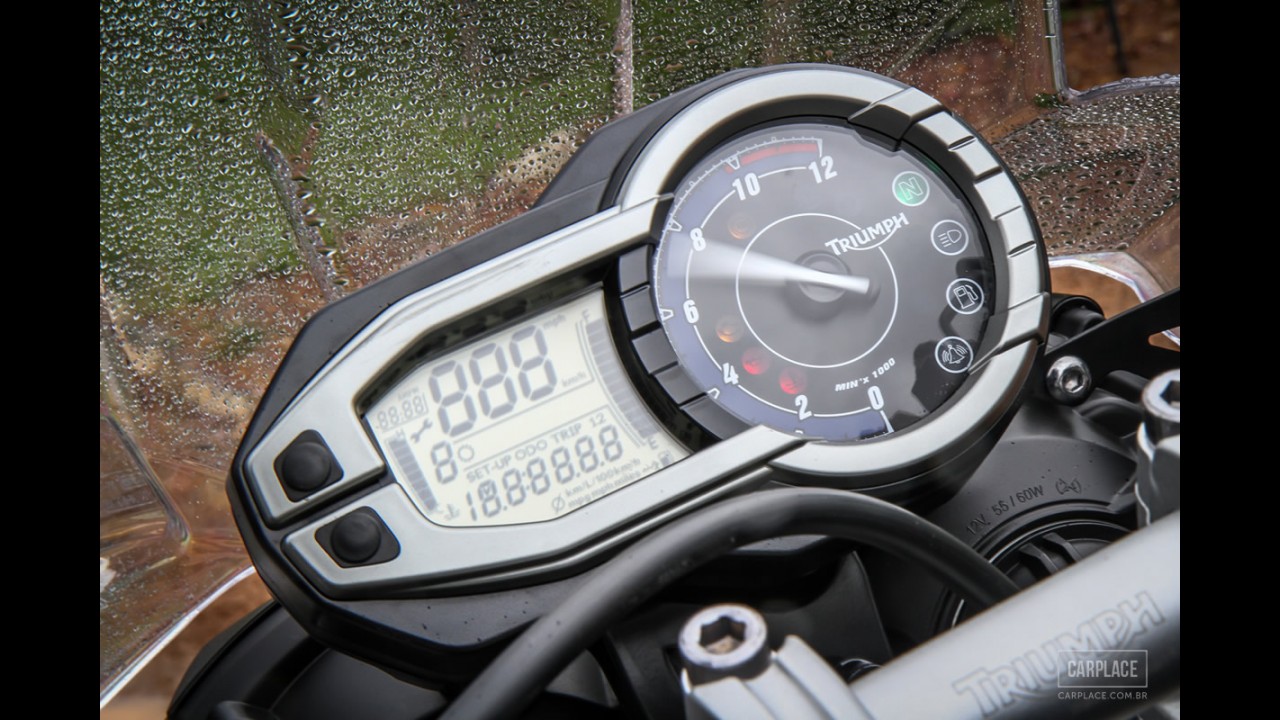 Máquinas inglesas: Range Rover Evoque Dynamic e Triumph Tiger 800XC
