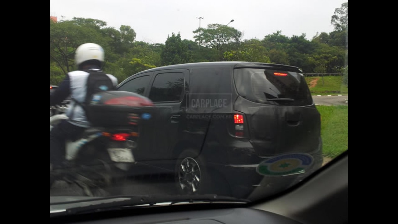 Chevrolet Spin: Leitor flagra o modelo rodando em SP