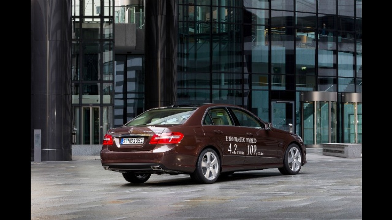 Mercedes prepara nova versão híbrida da Classe E para julho