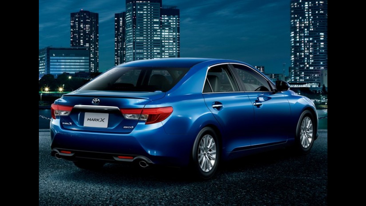 Toyota Mark X 2013 - Versão japonesa do Camry ganha visual renovado