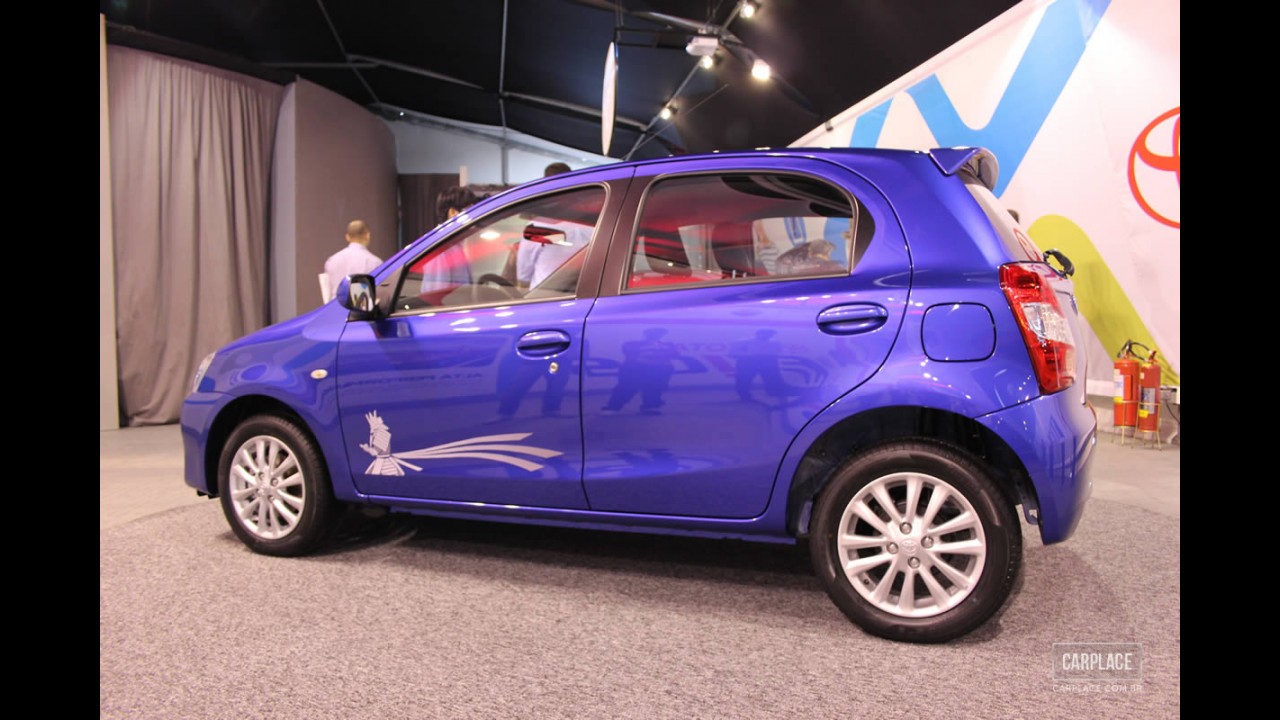 Novo Toyota Etios: Conhecemos ao vivo o novo popular japonês - Veja galeria de fotos