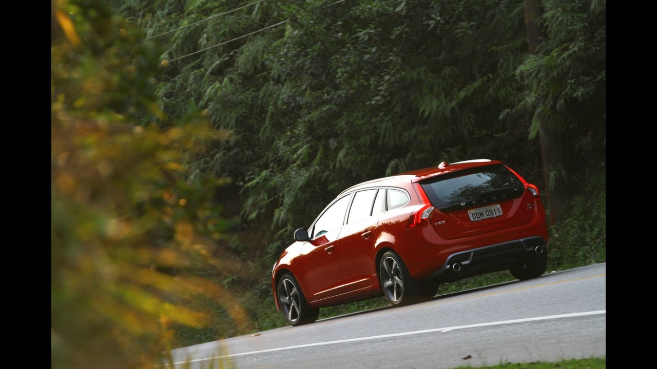 Impressões ao dirigir: Novo Volvo V60 T5 Comfort R-Design - O "SportWagon"
