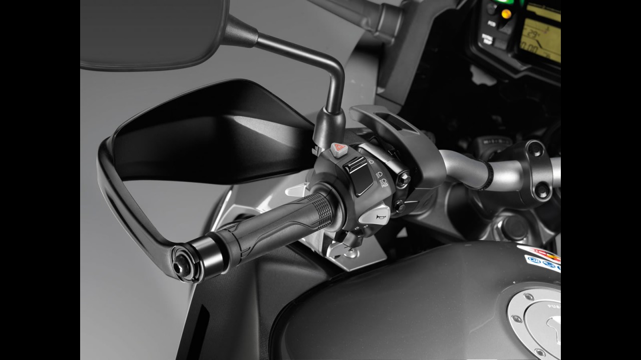Avaliação: Honda VFR 1200X Crosstourer se destaca pelo câmbio