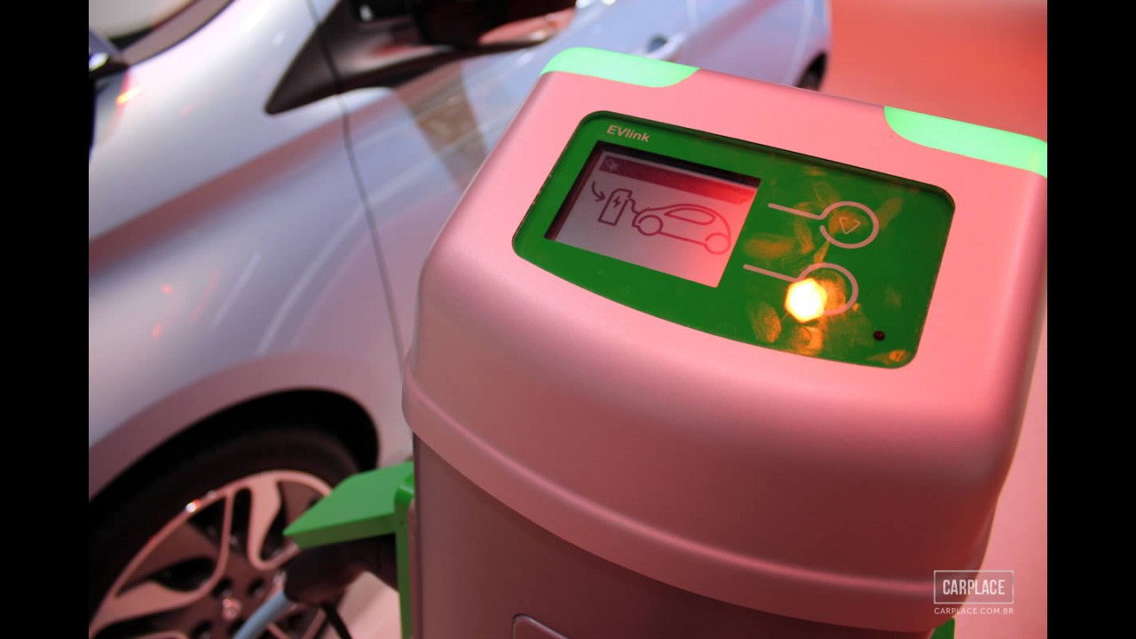 Elétrico "popular": Renault Zoe tem sua primeira unidade entregue na França