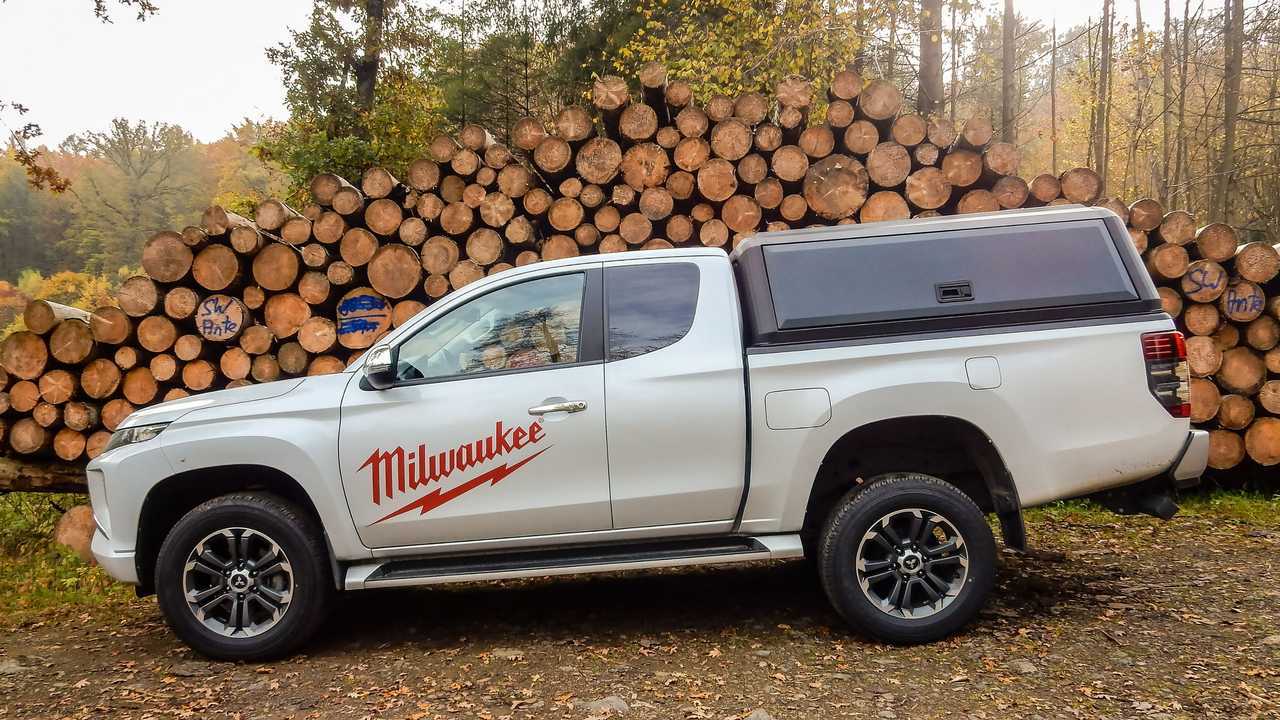 Mitsubishi L200 (2021) mit Milwaukee-Handwerkerausbau