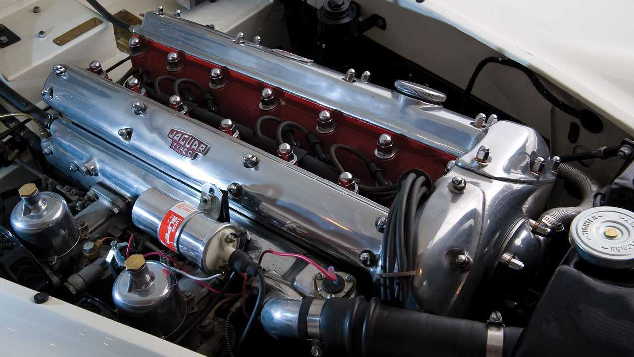 Jaguar motore 6 cilindri XK