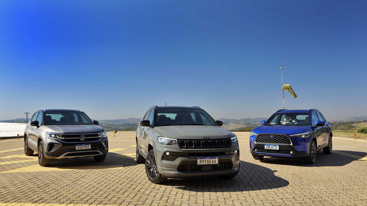 Comparativo: Jeep Compass S vs. Toyota Corolla Cross XRX Hybrid vs. VW Taos Launch Edition