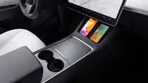 Tesla Model Y: tunnel centrale