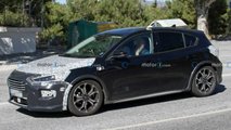 Ford Focus Active Spy Photos