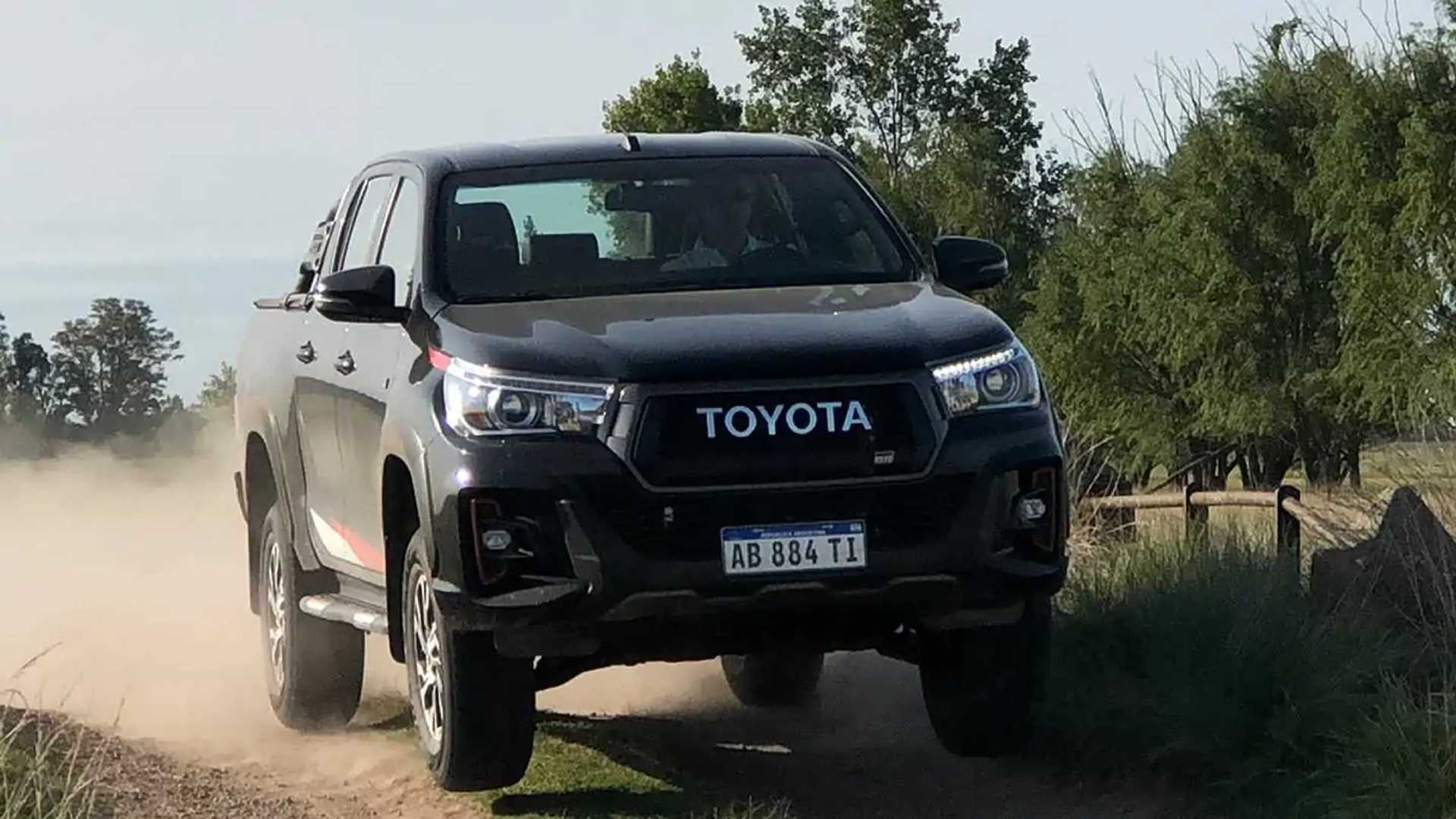 Crítica: Toyota Hilux GR-Sport V6 (“0000”)
