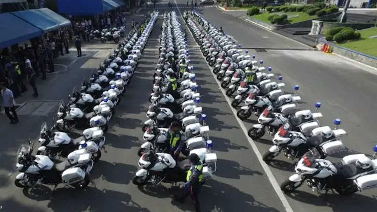 Philippine Police Crackdown On Illegal Sirens And Blinkers