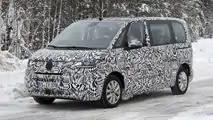 Volkswagen T7 Multivan, su strada la versione definitiva