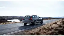 2017 Volvo V90 Cross Country