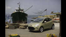 La Bond Girl guida la nuova Ford Ka