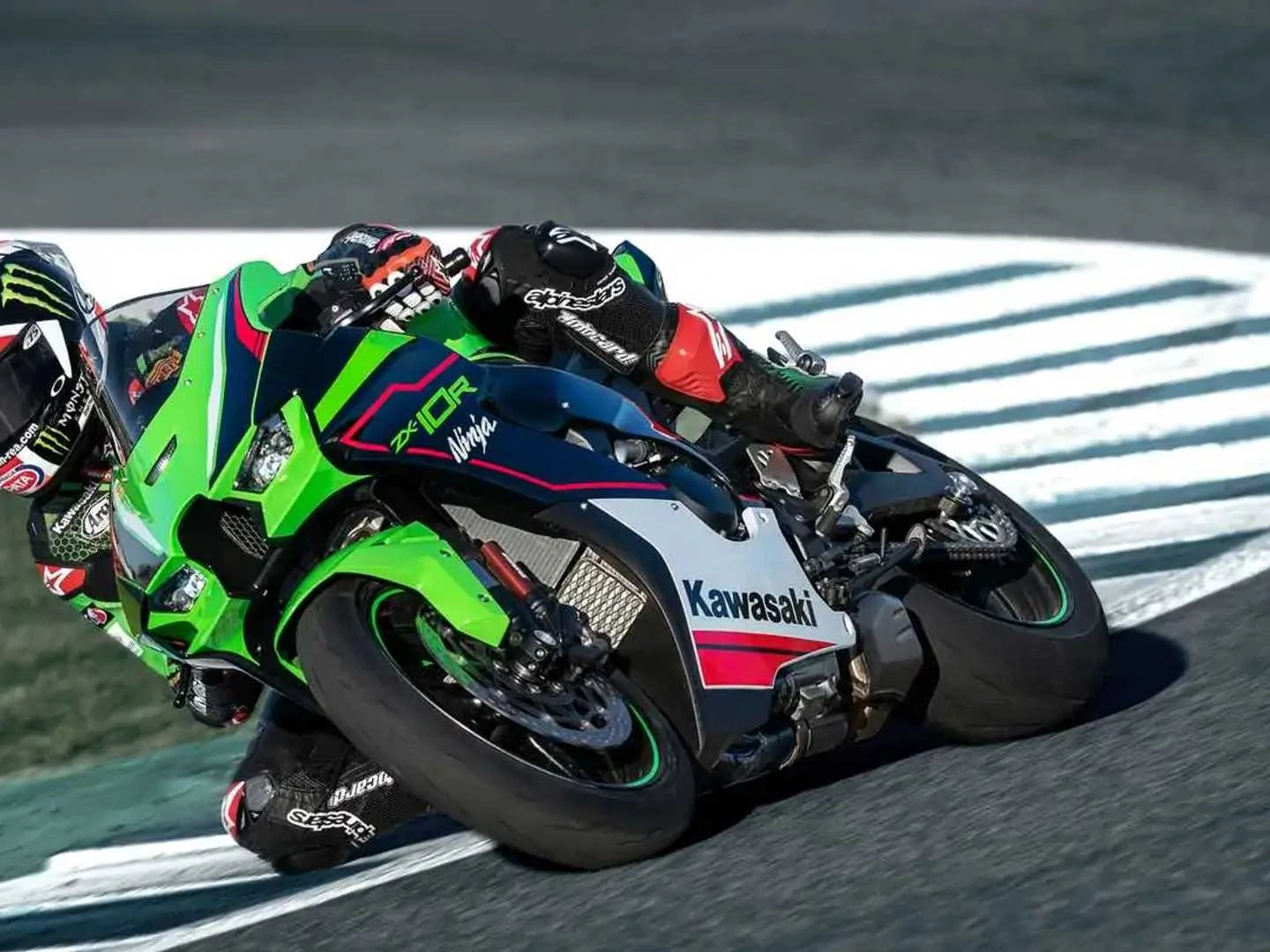 ああああ 21zx1002l_40rgn1alfa2cg_a.webp