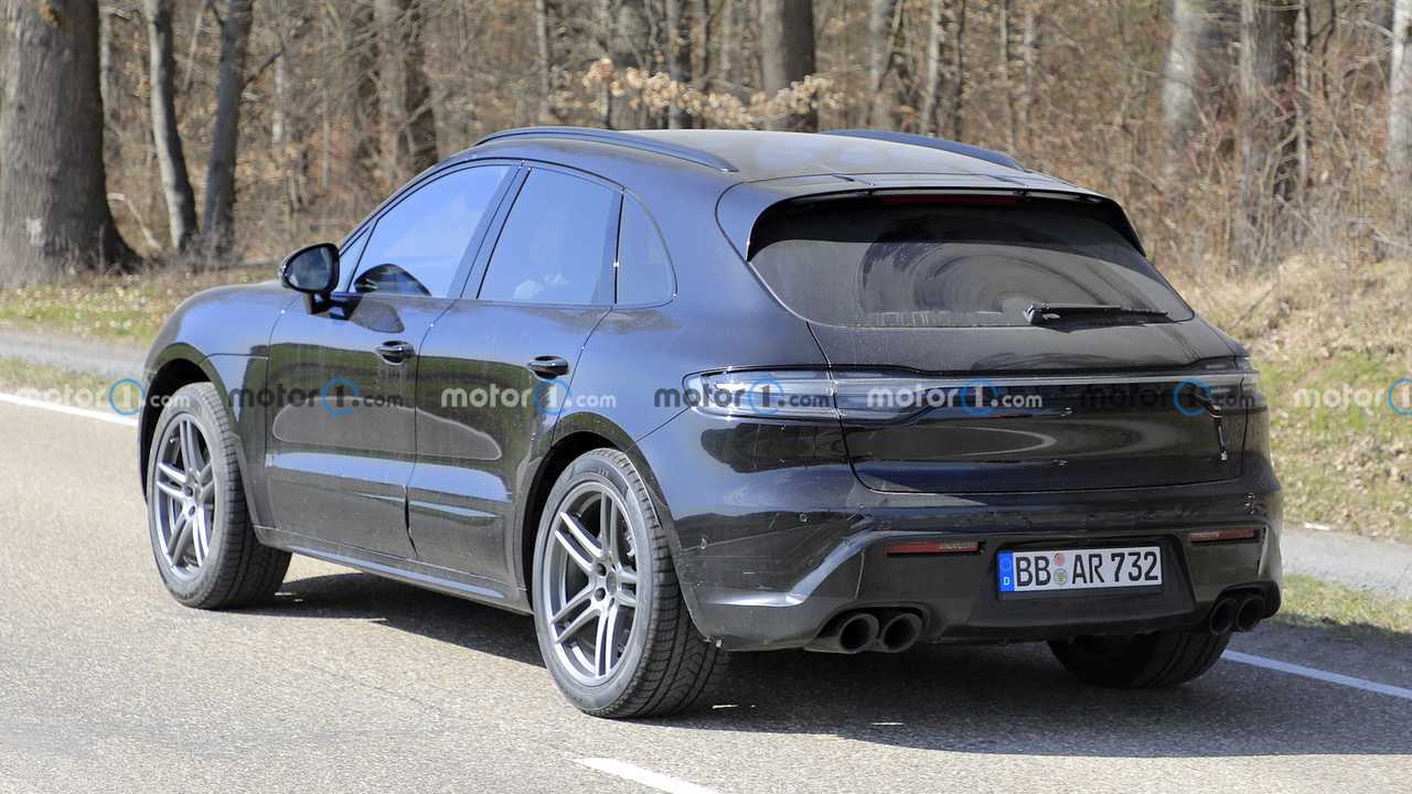 Porsche Macan restyling, le foto spia degli interni