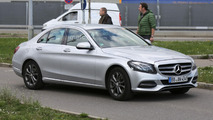 Makyajlı Mercedes C Sınıfı casus fotoğrafları