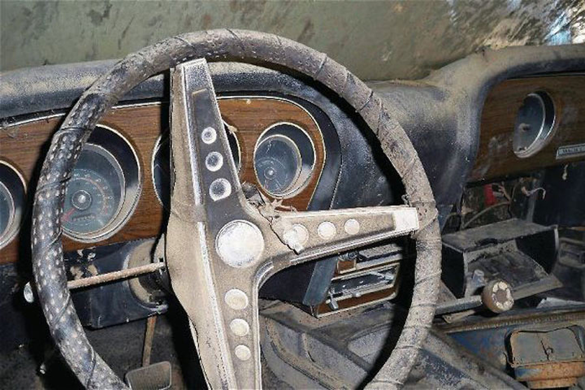 Barn Find: A '69 Mach 1 Saved from the Junk Pile