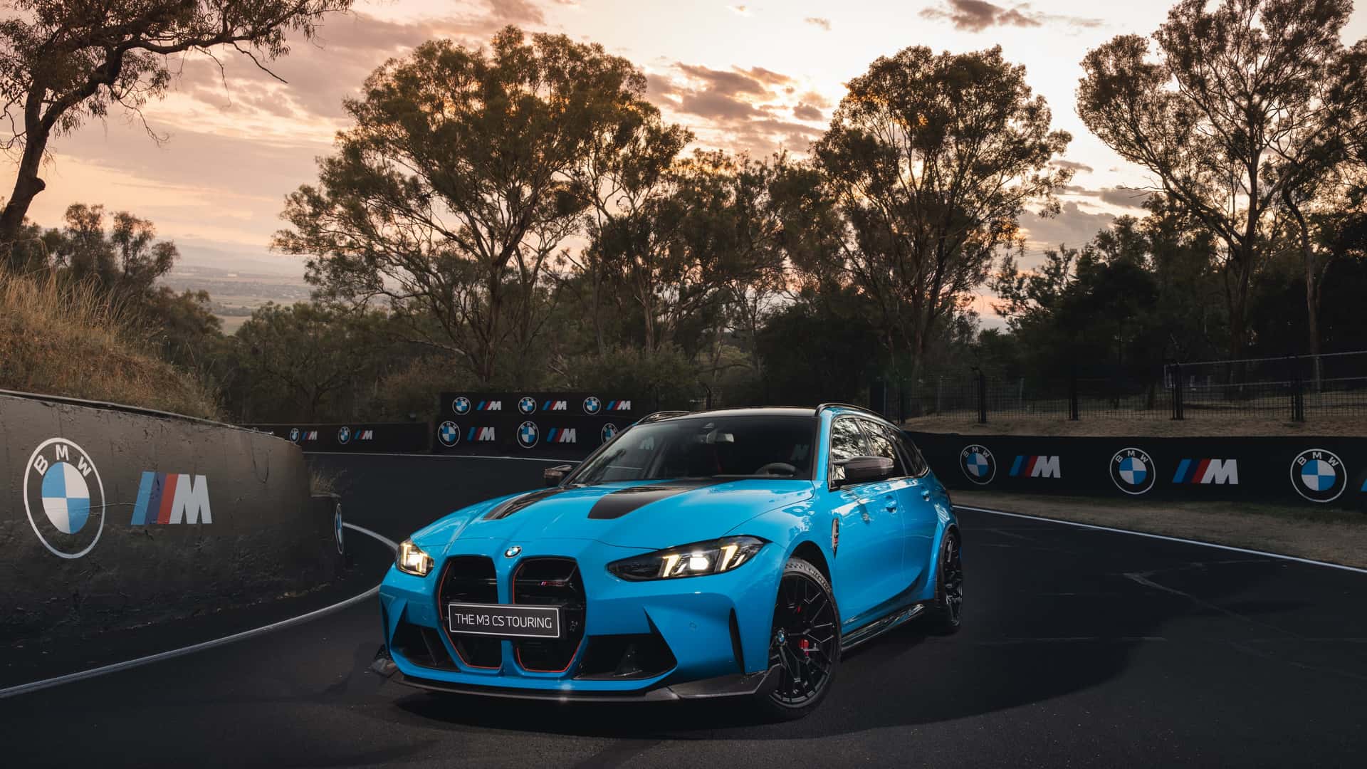 https://cdn.motor1.com/images/mgl/pb3qZP/s1/bmw-m3-cs-touring-2025.jpg