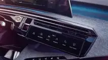 Immagini ufficiali della Peugeot E-3008 2024