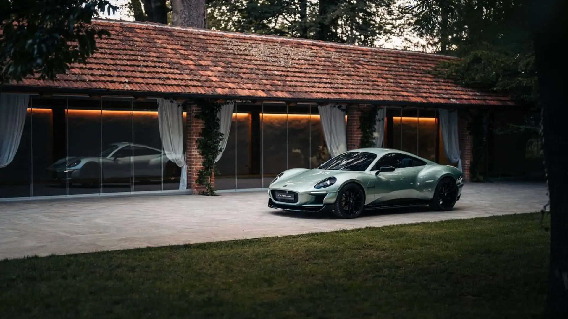 https://cdn.motor1.com/images/mgl/pb711o/s1/caterham-project-v-electric-coupe.webp