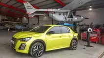 Presentación del  nuevo Peugeot E-208 en el 40º aniversario del 205
