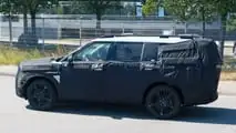 Hyundai Santa Fe (2024) als Erlkönig zeigt Lichtsignatur